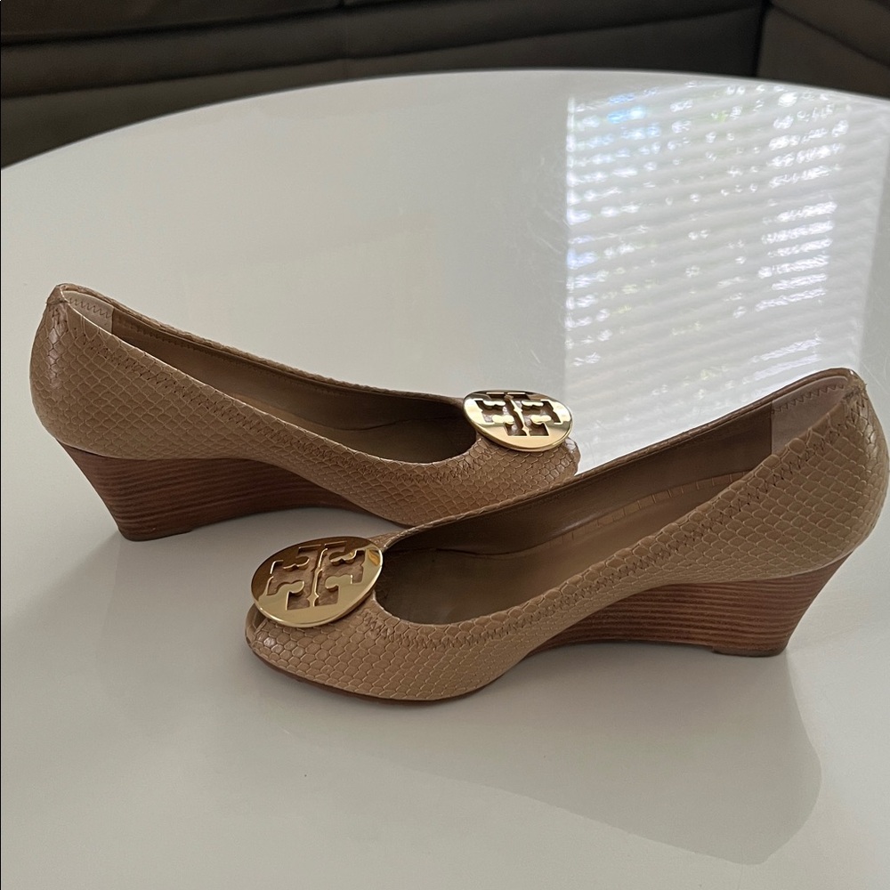 Tory Burch Tan Wedges - Picture 3 of 6
